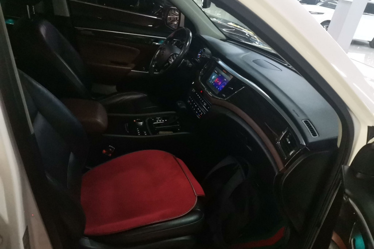 广汽传祺 传祺GS8 2017款 320T 四驱豪华智联版（七座）局部细节41