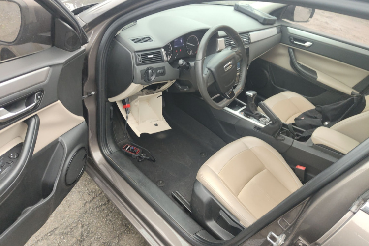 观致3 2014款 三厢 1.6L 自动致悦型中控内饰20