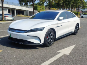 比亚迪 汉 2022款 EV 创世版 715KM前驱旗舰型