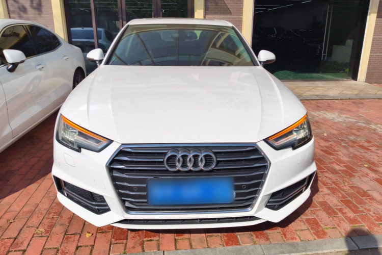 奥迪A4L 2019款 40 TFSI 进取型 国VI车身外观2
