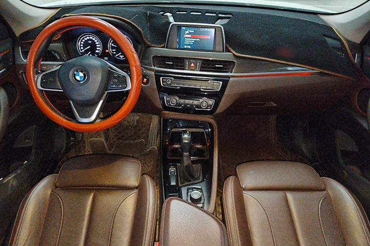 宝马X1 2019款 sDrive18Li 尊享型中控内饰7002