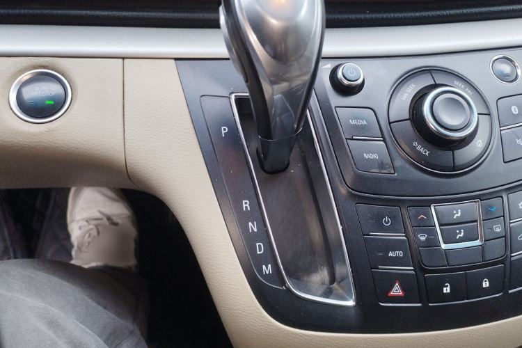 别克GL8 2018款 28T 豪华型 国VI局部细节18