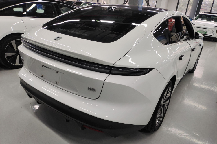 蔚来ET5 2024款 75kWh车身外观7