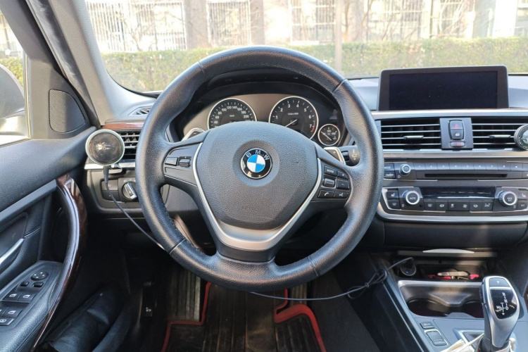 宝马3系 2015款 320Li 超悦版豪华设计套装局部细节13