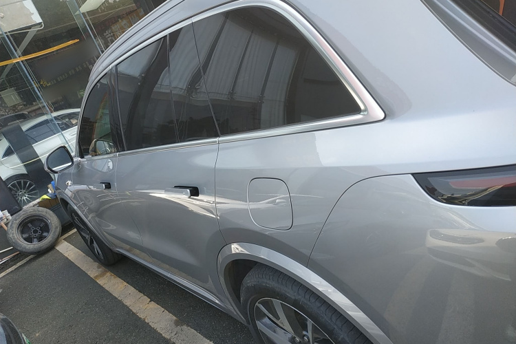 理想汽车 理想L8 2023款 Pro车身外观4