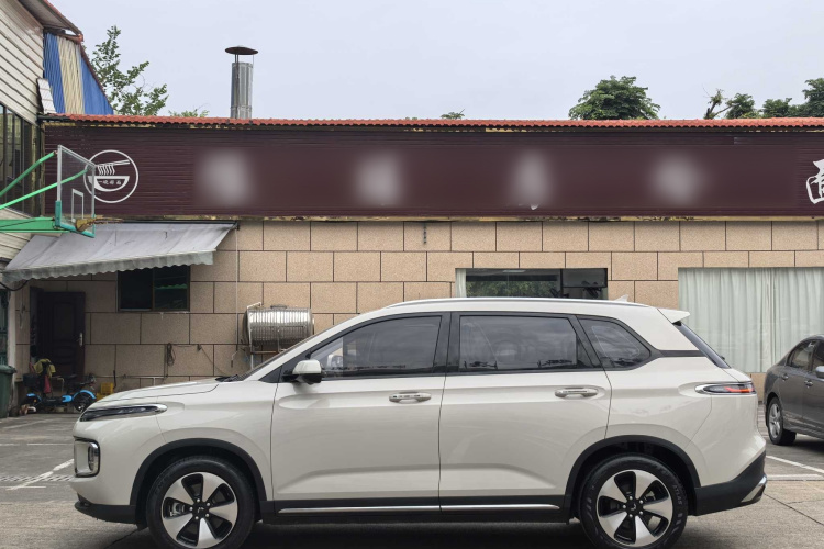 五菱汽车 五菱星云 2023款 2.0L DHT 旗舰版车身外观6008