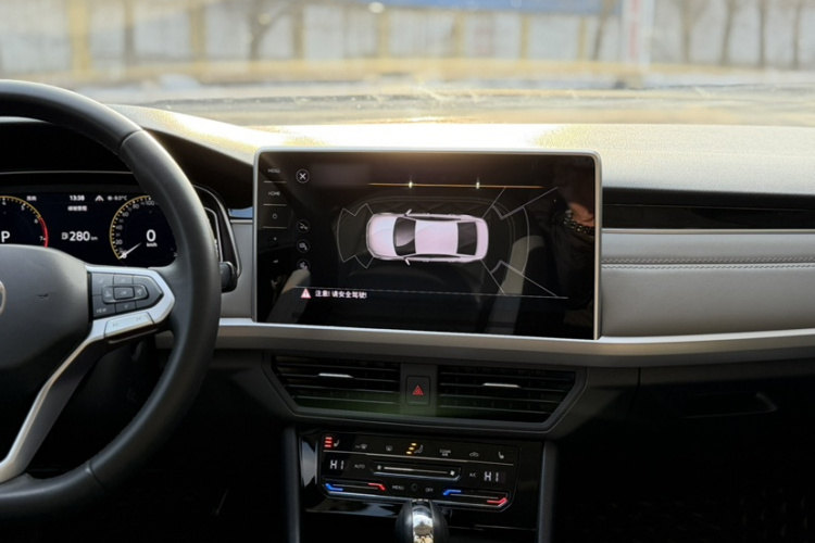 大众 宝来 2023款 300TSI DSG尊行版局部细节9008