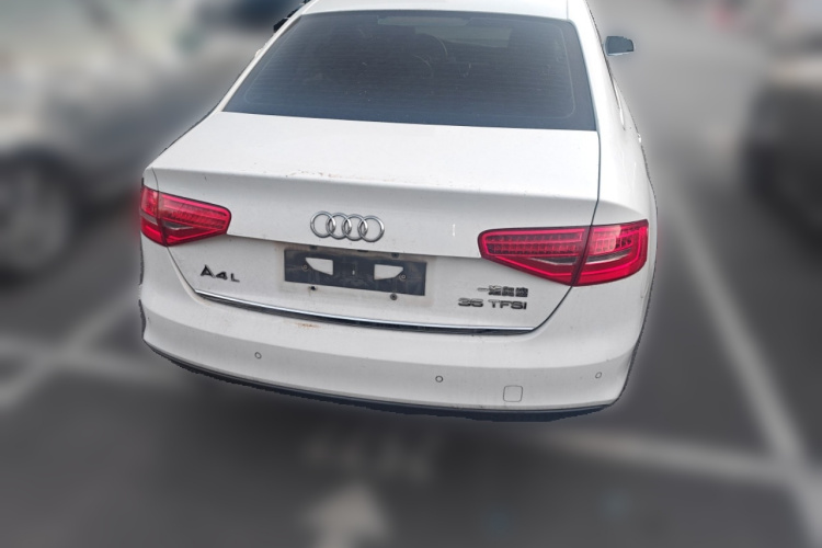 奥迪A4L 2016款 35 TFSI 典藏版 自动标准型车身外观6