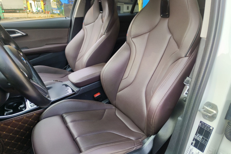 宝马1系 2022款 125i M运动曜夜版局部细节19