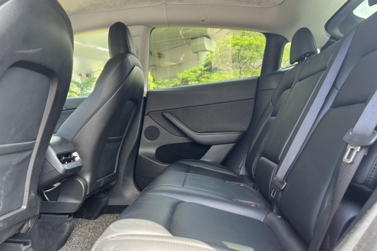 特斯拉 Model Y 2022款 长续航全轮驱动版局部细节9005