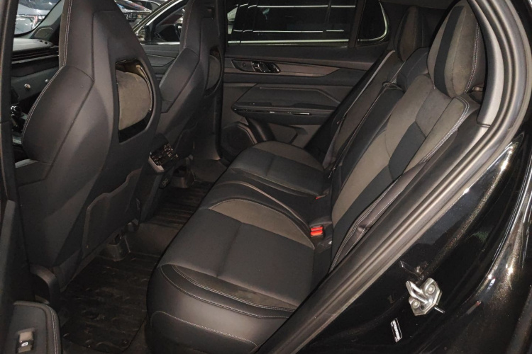 领克01 2023款 2.0TD 四驱暗夜版中控内饰7001