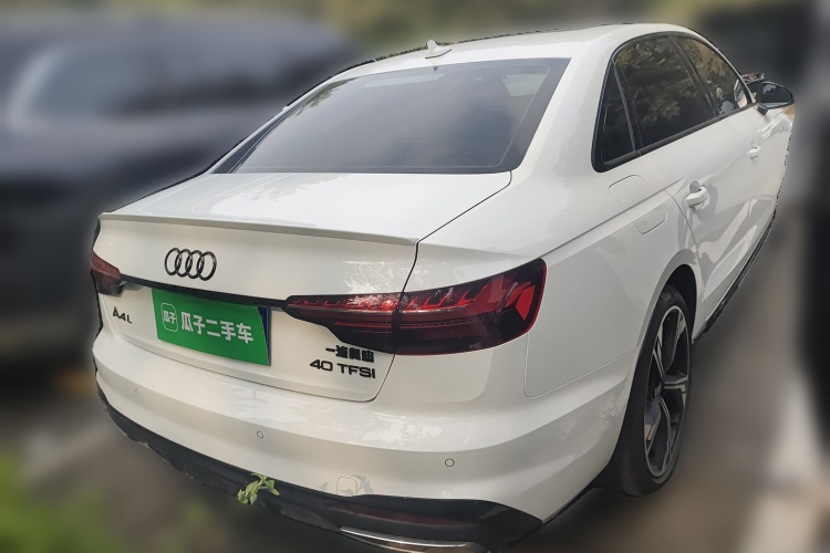 奥迪A4L 2024款 40 TFSI 豪华动感型(星夜版)车身外观7