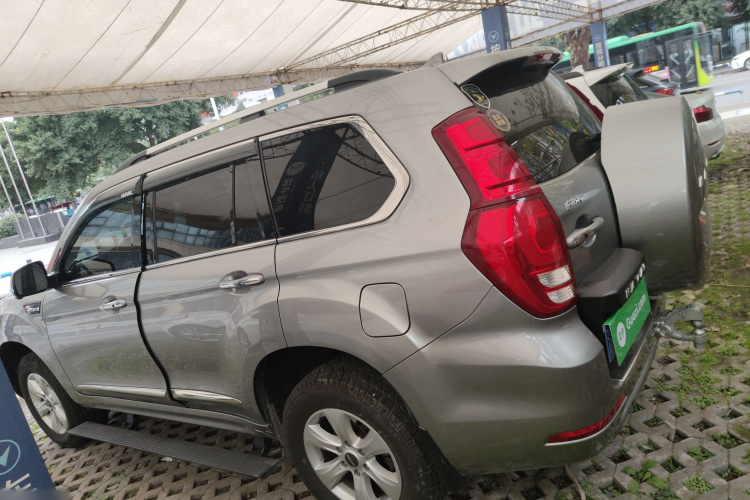 哈弗H9 2020款 2.0T 汽油四驱尊享型 5座车身外观4