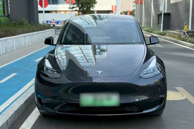 特斯拉 Model Y 2024款 长续航全轮驱动版车身外观6004