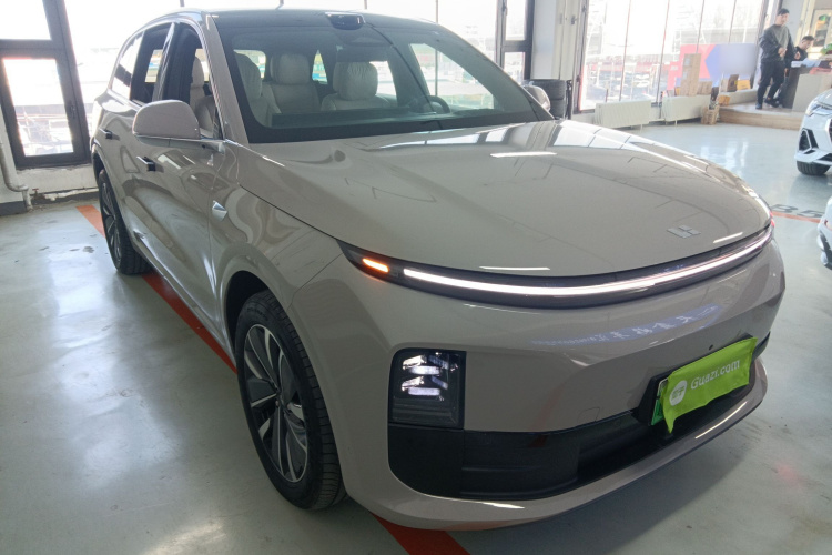 理想汽车 理想L6 2025款 Pro 智能焕新版车身外观3