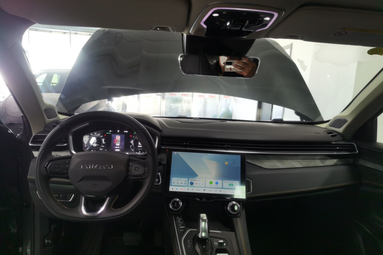 领克01 2024款 2.0TD 两驱全球Pro中控内饰7002