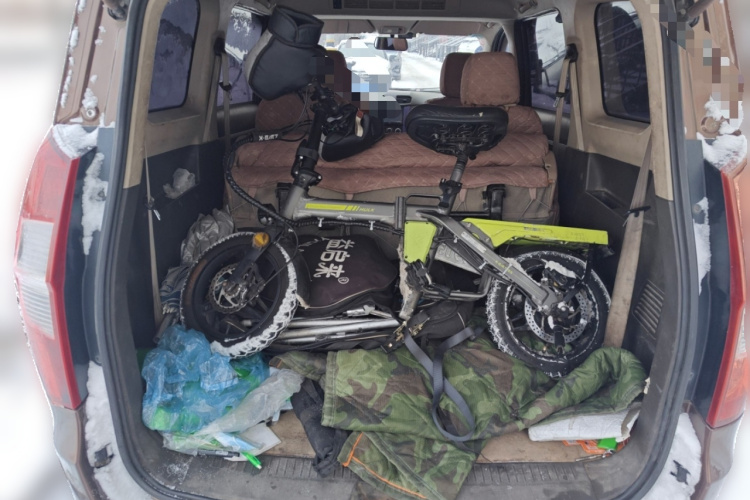 五菱汽车 五菱宏光 2014款 1.5L S标准型中控内饰23