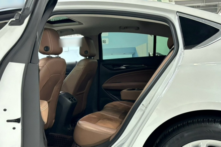 别克 君威 2023款 552T 智享型中控内饰7003