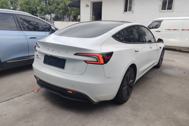 特斯拉 Model 3 2023款 后轮驱动版车身外观6005