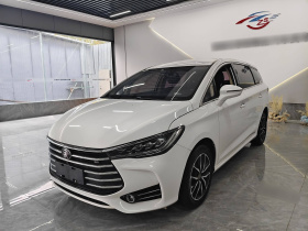 比亚迪 宋MAX 2018款 1.5T 自动智联豪华型 6座