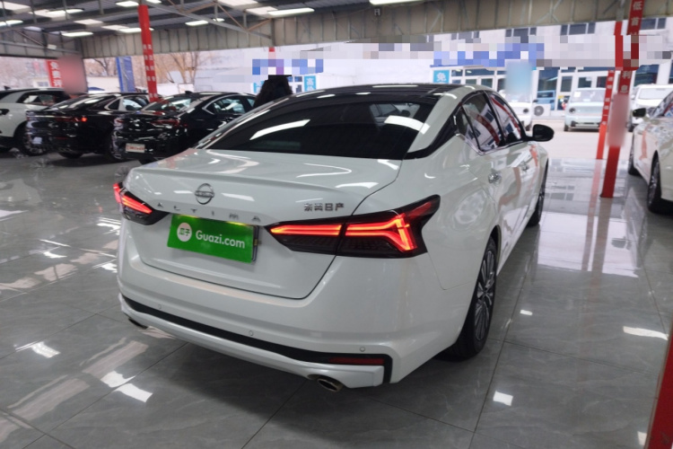 日产 天籁 2022款 2.0L XL-TLS 悦享版车身外观7