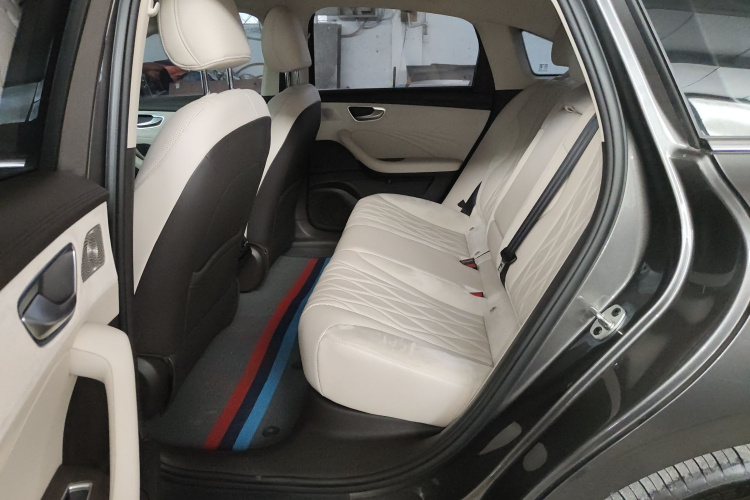 荣威D7 2023款 EV 510km 后驱卓越版中控内饰21
