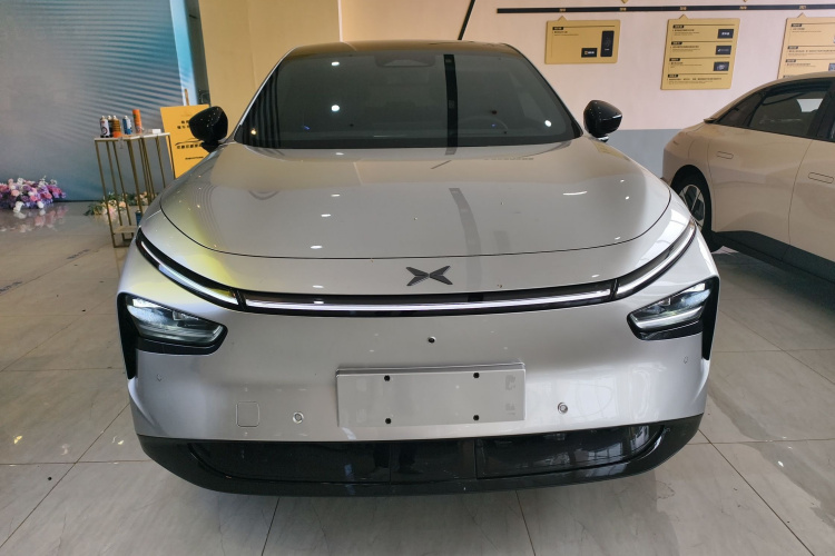 小鹏G7 2025款 702 超长续航 Max车身外观2