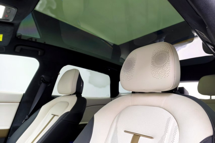 极氪007GT 2025款 后驱智驾版 75kWh中控内饰7006