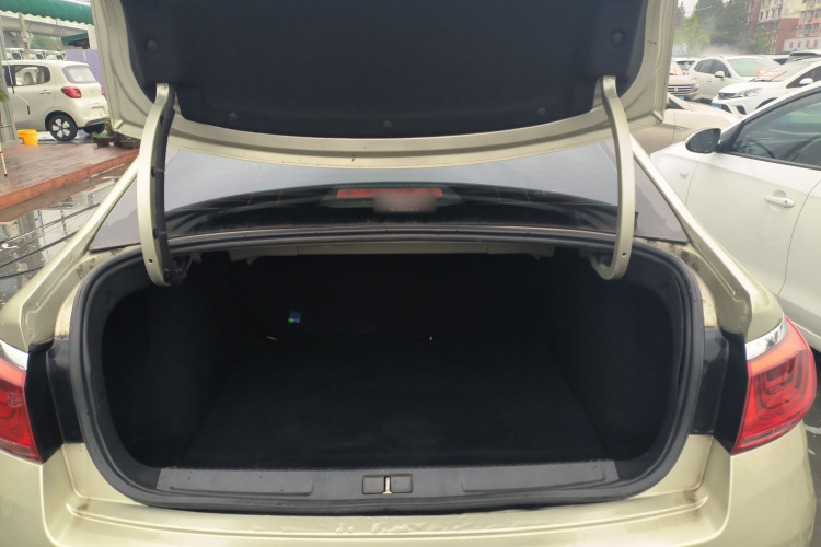 雪铁龙 C4世嘉 2016款 1.6L 自动舒适型机舱底盘23