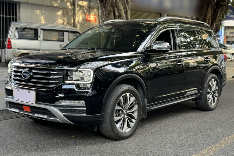 广汽传祺 传祺GS8 2017款 320T 两驱豪华智联版（七座）车身外观1