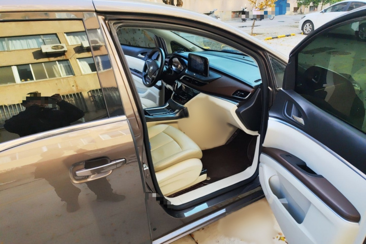 别克GL8 2021款 陆上公务舱 652T 舒适型局部细节9005