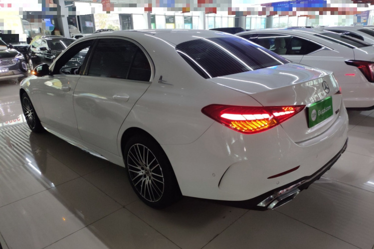 奔驰C级 2023款 改款 C 200 L 运动版车身外观4