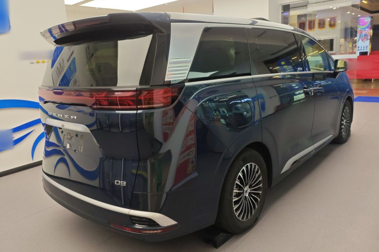 腾势D9 2022款 DM-i 970 四驱旗舰型车身外观7