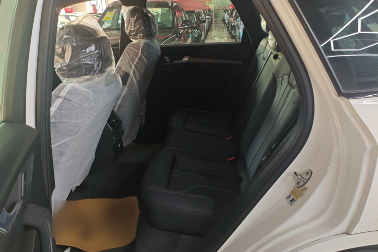 奥迪Q5L 2024款 40 TFSI 豪华动感型中控内饰7001