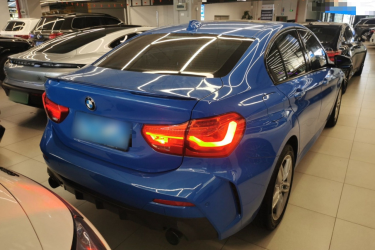 宝马1系 2021款 改款 120i M运动曜夜版车身外观6