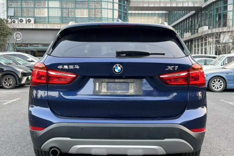 宝马X1 2018款 sDrive18Li 尊享型车身外观6006
