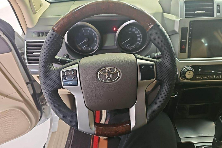 丰田 普拉多 2016款 2.7L 自动豪华版中控内饰7006