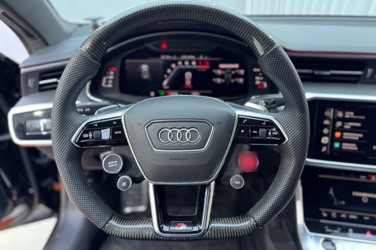 奥迪A7 2023款 55 TFSI quattro 尊享型中控内饰7002