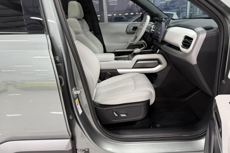 方程豹 钛3 2025款 501KM 四驱智驾Max版中控内饰7003