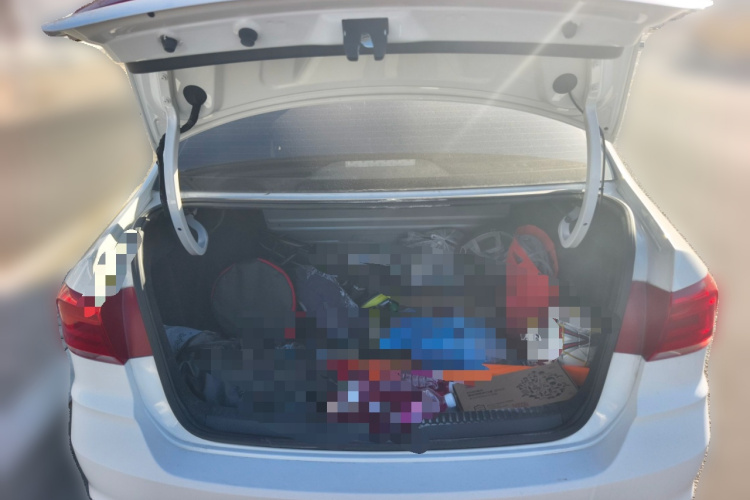 大众 桑塔纳 2016款 1.6L 手动风尚版中控内饰23