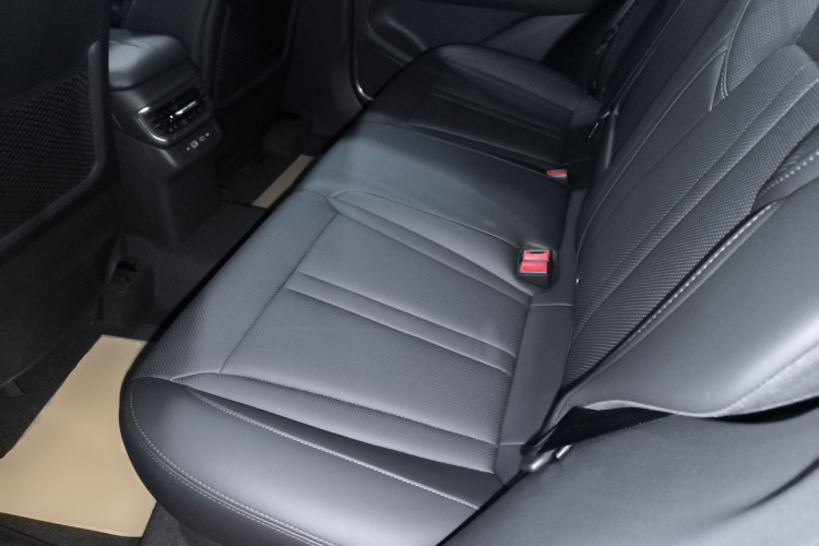 红旗HS3 PHEV 2024款 PHEV 115km 劲为版中控内饰21