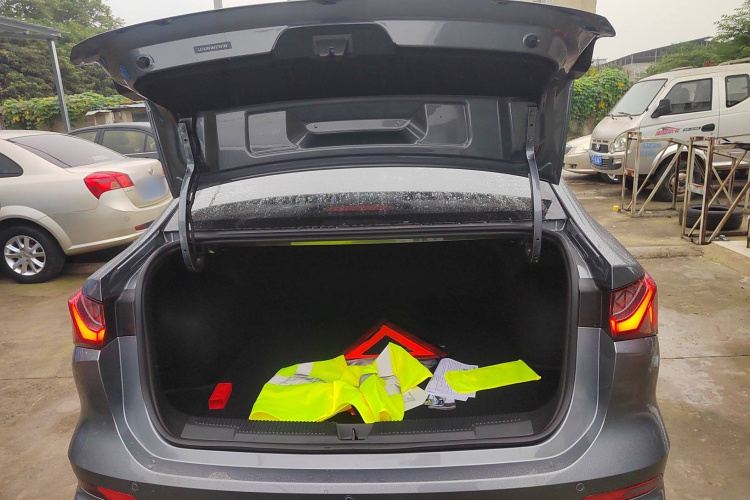 荣威i5 2023款 1.5L CVT豪华版局部细节23