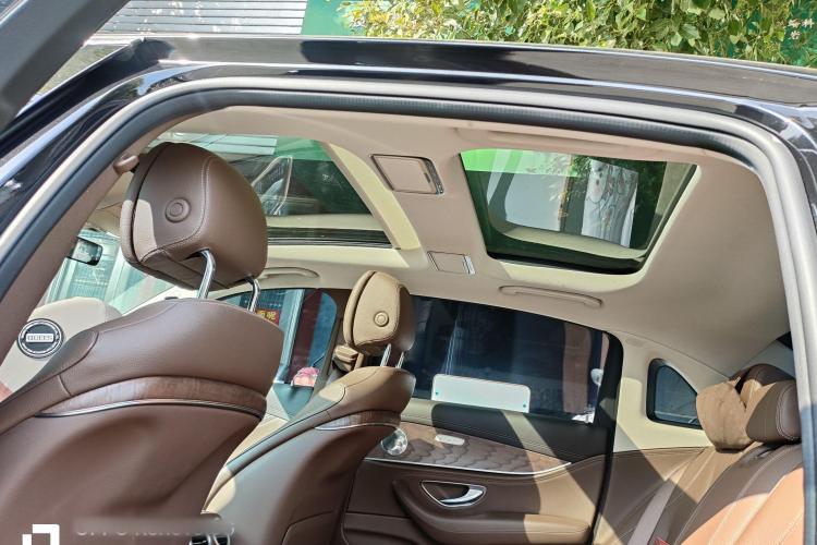 奔驰E级新能源 2023款 E 350 e L 插电式混合动力轿车中控内饰7005