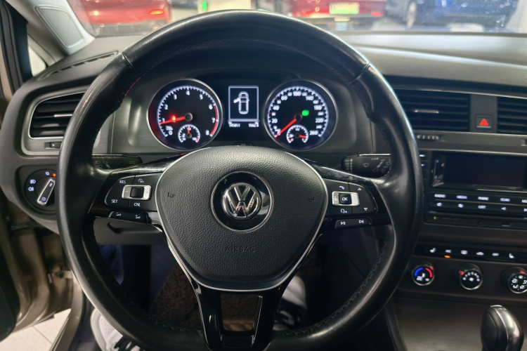 大众 高尔夫 2015款 1.4TSI 自动豪华型局部细节13