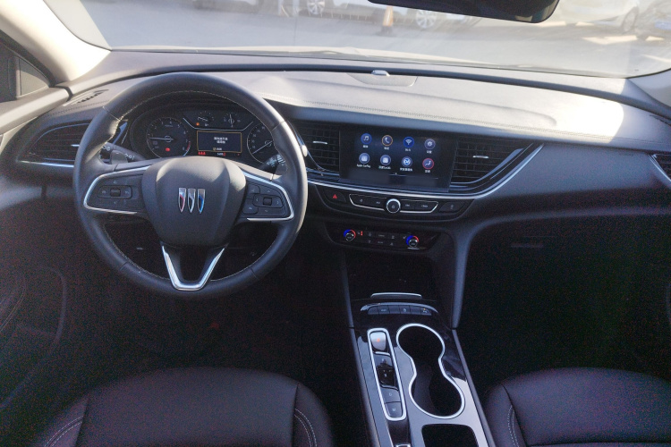 别克 君威 2024款 25T 超享版中控内饰12