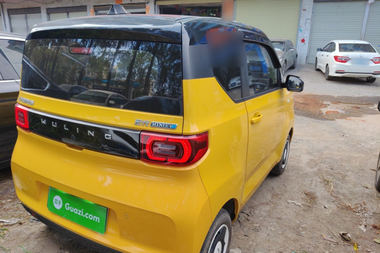 五菱汽车 宏光MINIEV 2021款 马卡龙时尚款 三元锂车身外观7