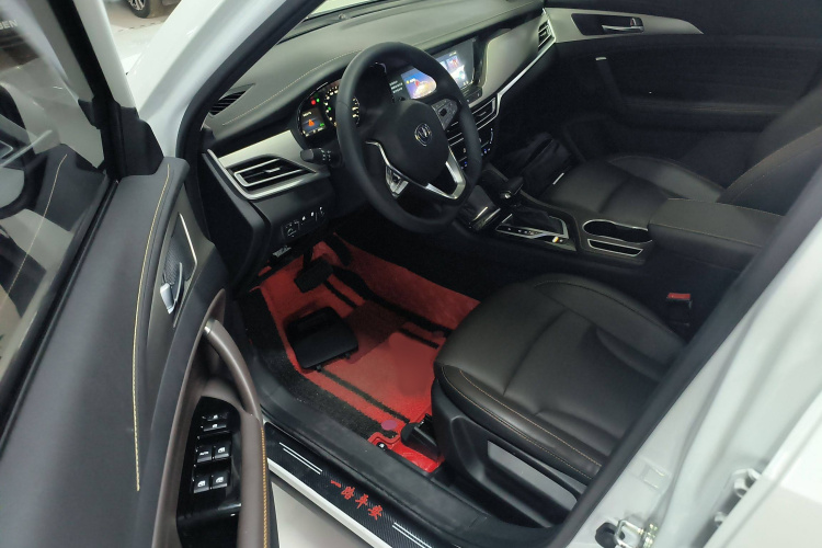 长安CS35PLUS 2019款 1.6L 自动酷联版中控内饰7003