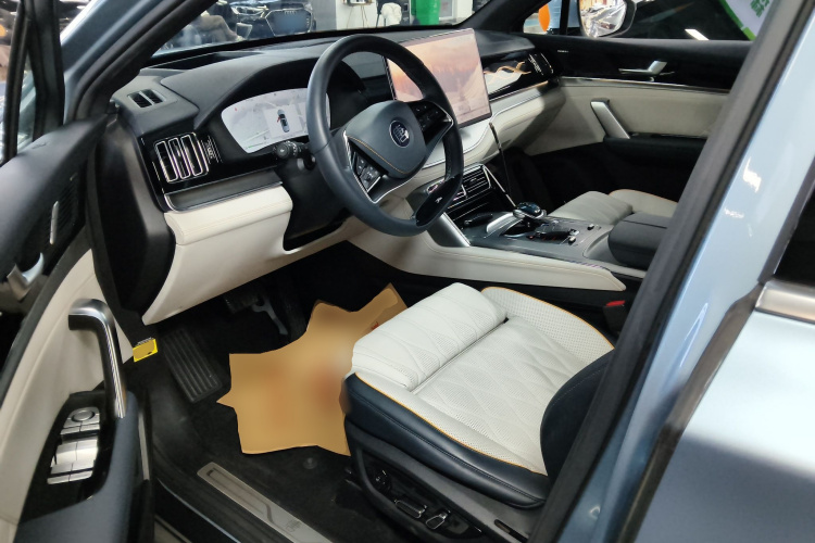 比亚迪 唐新能源 2024款 DM-p 冠军版 215KM 四驱旗舰型中控内饰7003