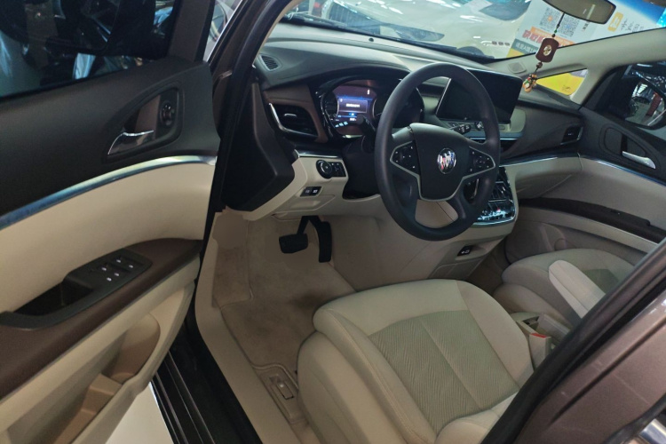 别克GL8 2023款 陆上公务舱 智享型中控内饰7003