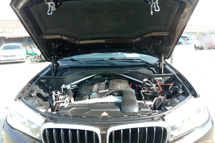 宝马X5（平行进口） 机舱底盘24